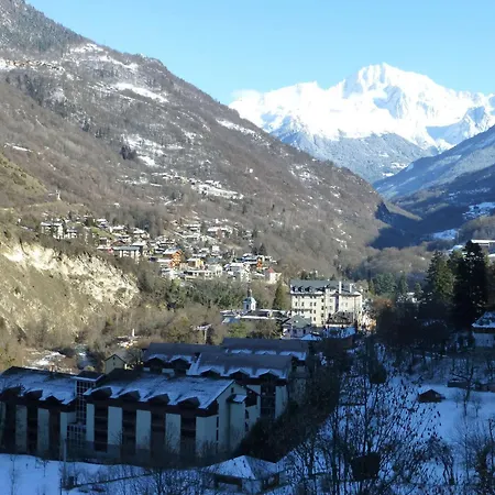 Dernier étage Avec Balcon, Parking Et Wifi, Animaux Admis - Fr-1-512-276 * Brides-les-Bains